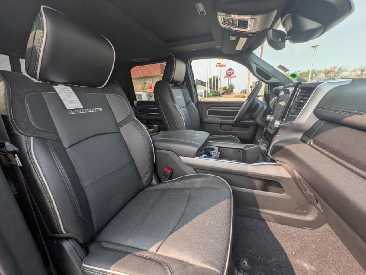 2025 RAM 2500 LARAMIE CREW 6'4" 4X4 6.7L DIESEL Photo