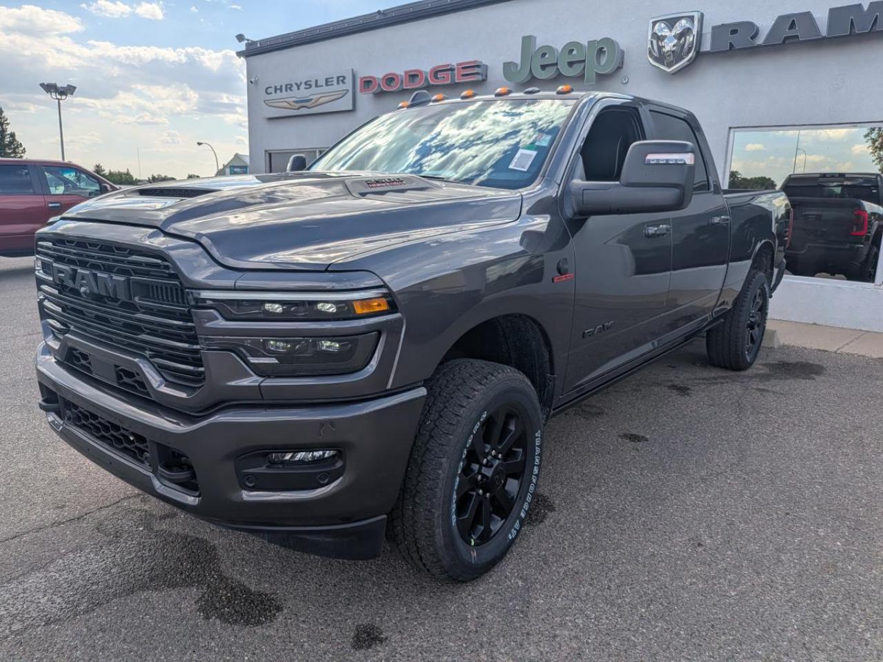 2025 RAM 2500 Laramie 4x4 Crew Cab 6'4" Box Photo2