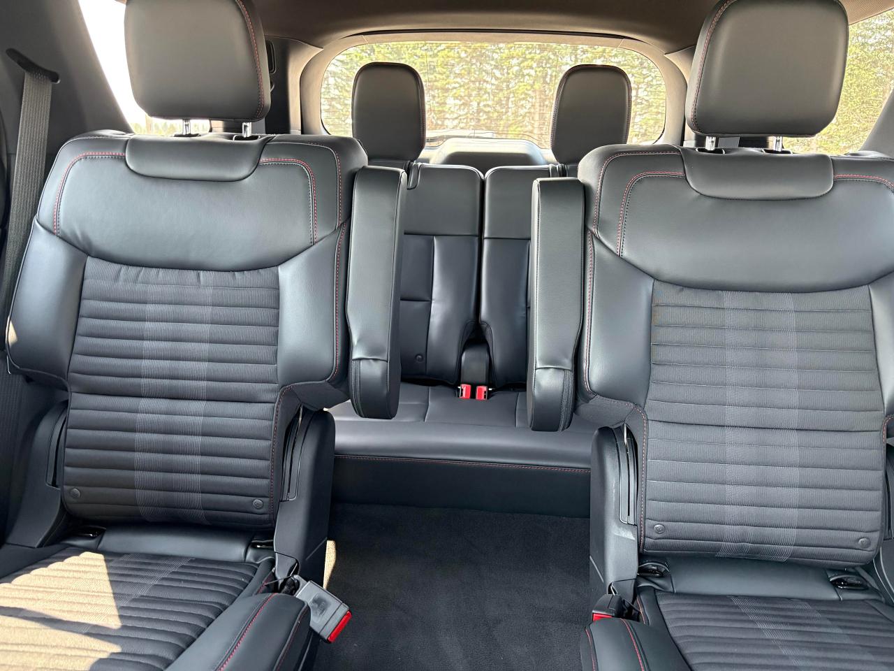 2025 Ford Explorer ST-LINE 4WD Photo5