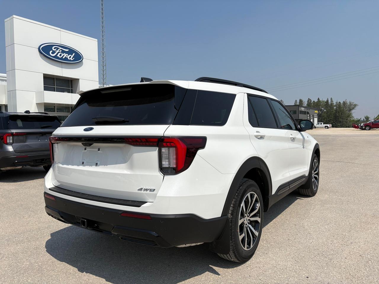 2025 Ford Explorer ST-LINE 4WD Photo4