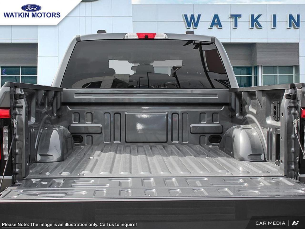 2025 Ford F-150 Lightning XLT Photo6