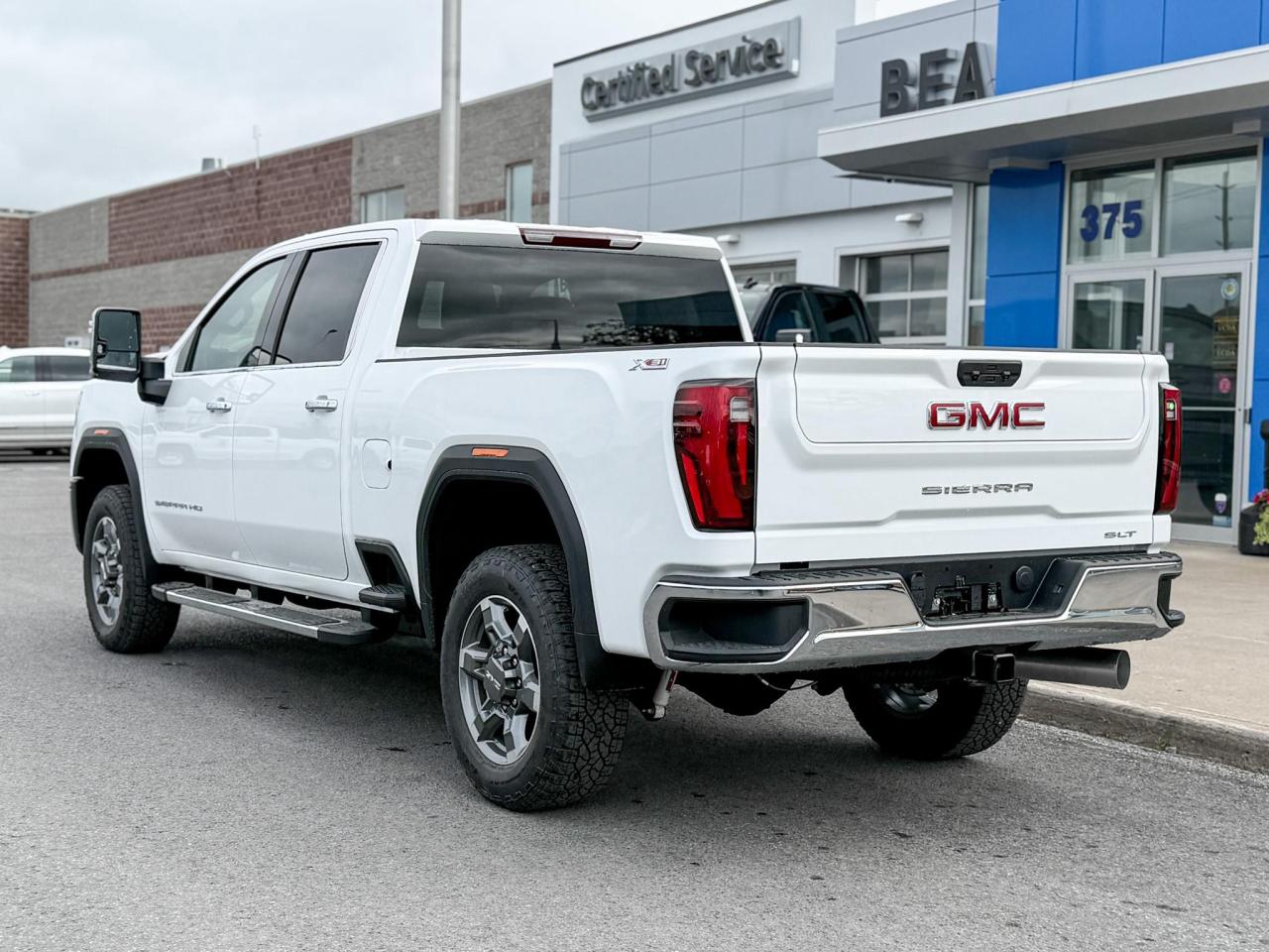 2025 GMC Sierra 2500 HD SLT DURAMAX 6.6L V8 WITH REMOTE START/ENTRY, HEATED SEATS, HEATED STEERING WHEEL, VENTILATED SEATS, BOSE SOUND SYSTEM, HD REAR VISION CAMERA Photo