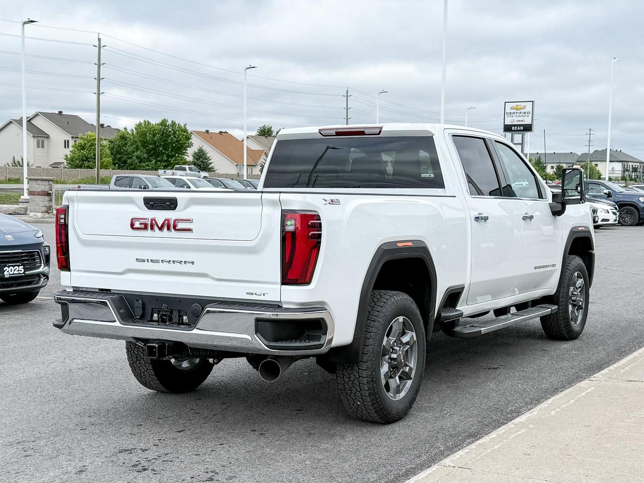 2025 GMC Sierra 2500 HD SLT DURAMAX 6.6L V8 WITH REMOTE START/ENTRY, HEATED SEATS, HEATED STEERING WHEEL, VENTILATED SEATS, BOSE SOUND SYSTEM, HD REAR VISION CAMERA Photo