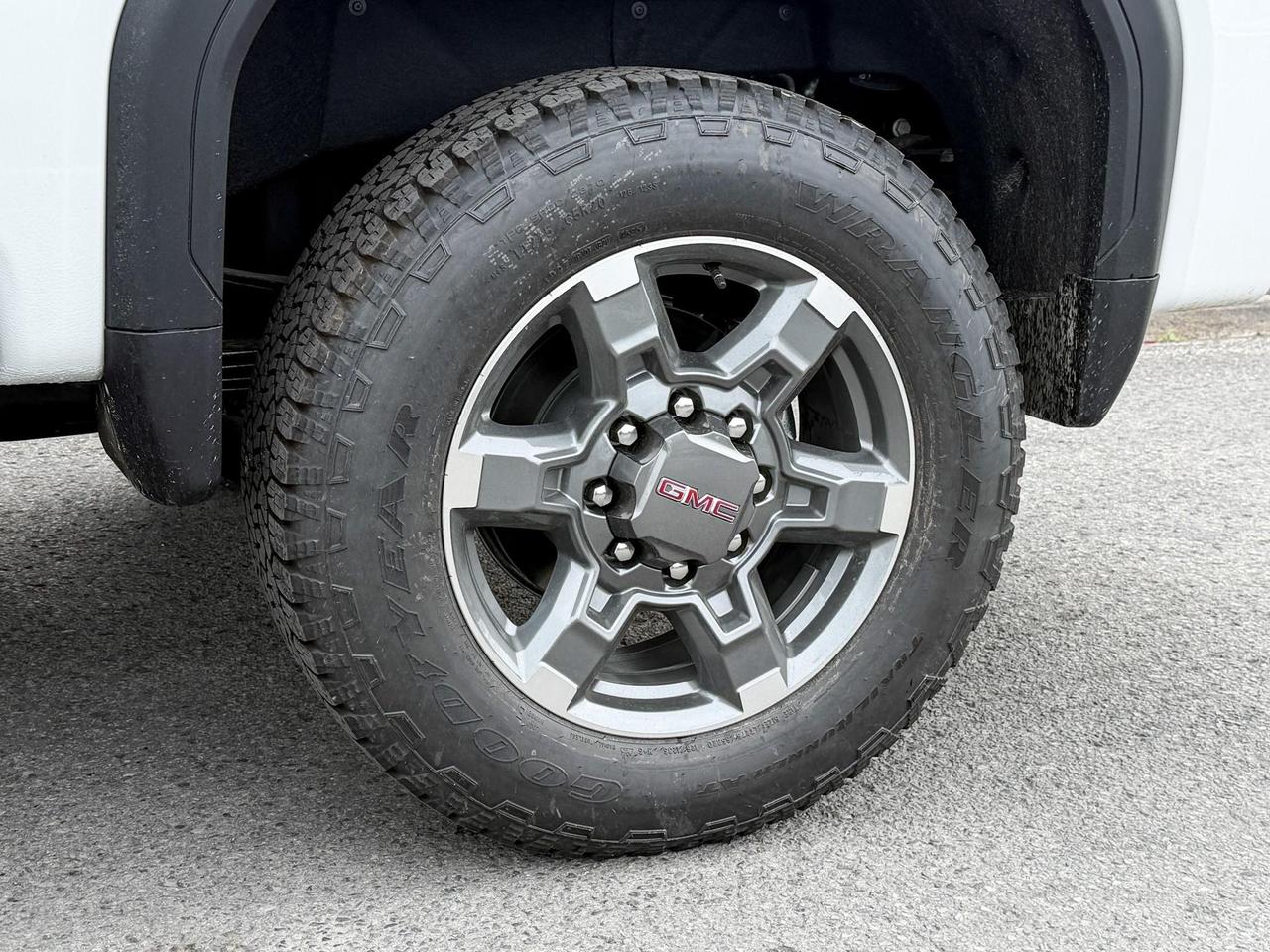 2025 GMC Sierra 2500 HD SLT DURAMAX 6.6L V8 WITH REMOTE START/ENTRY, HEATED SEATS, HEATED STEERING WHEEL, VENTILATED SEATS, BOSE SOUND SYSTEM, HD REAR VISION CAMERA Photo