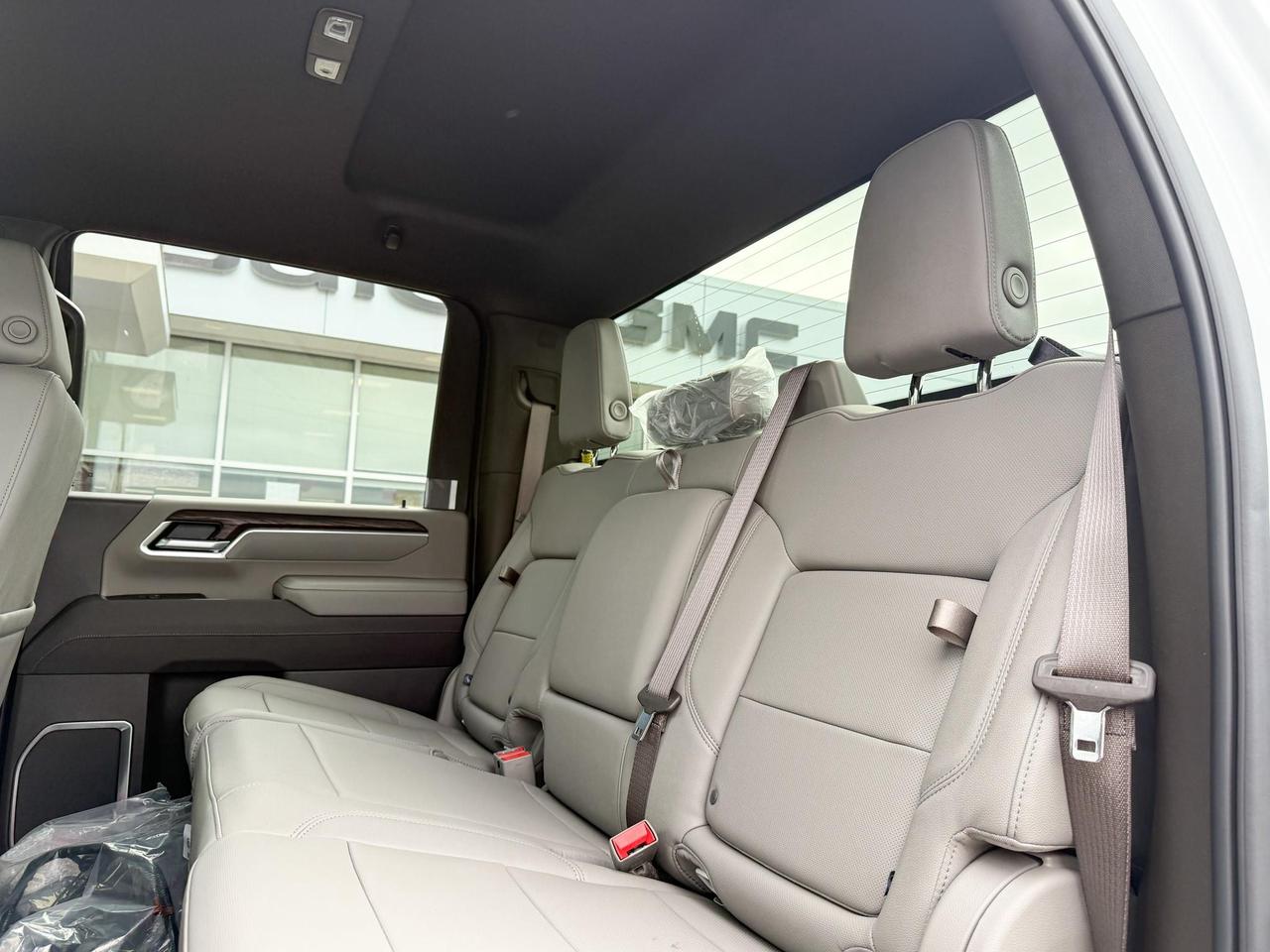 2025 GMC Sierra 2500 HD SLT DURAMAX 6.6L V8 WITH REMOTE START/ENTRY, HEATED SEATS, HEATED STEERING WHEEL, VENTILATED SEATS, BOSE SOUND SYSTEM, HD REAR VISION CAMERA Photo