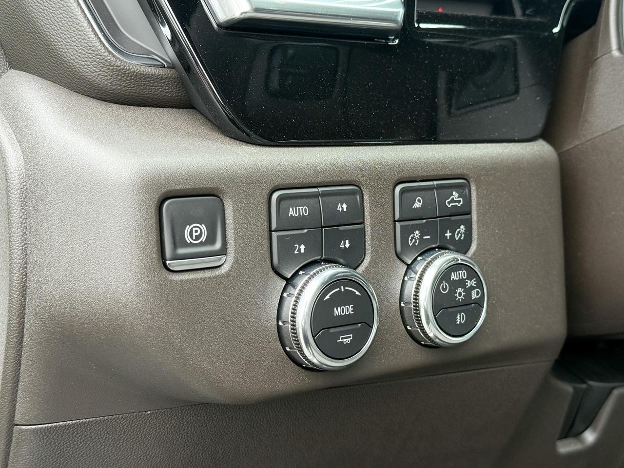 2025 GMC Sierra 2500 HD SLT DURAMAX 6.6L V8 WITH REMOTE START/ENTRY, HEATED SEATS, HEATED STEERING WHEEL, VENTILATED SEATS, BOSE SOUND SYSTEM, HD REAR VISION CAMERA Photo