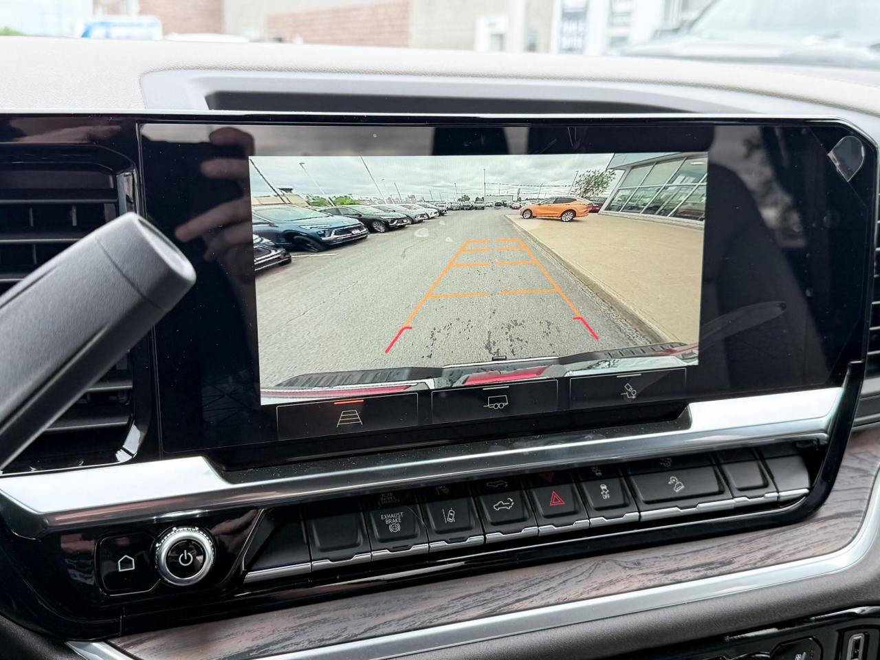 2025 GMC Sierra 2500 HD SLT DURAMAX 6.6L V8 WITH REMOTE START/ENTRY, HEATED SEATS, HEATED STEERING WHEEL, VENTILATED SEATS, BOSE SOUND SYSTEM, HD REAR VISION CAMERA Photo