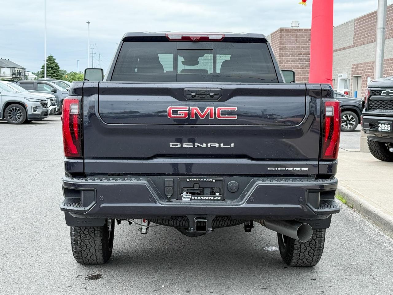 2025 GMC Sierra 2500 HD Denali DURAMAX 6.6L V8 WITH REMOTE START/ENTRY, HEATED SEATS, HEATED STEERING WHEEL, VENTILATED SEATS, HD SURROUND VISION Photo