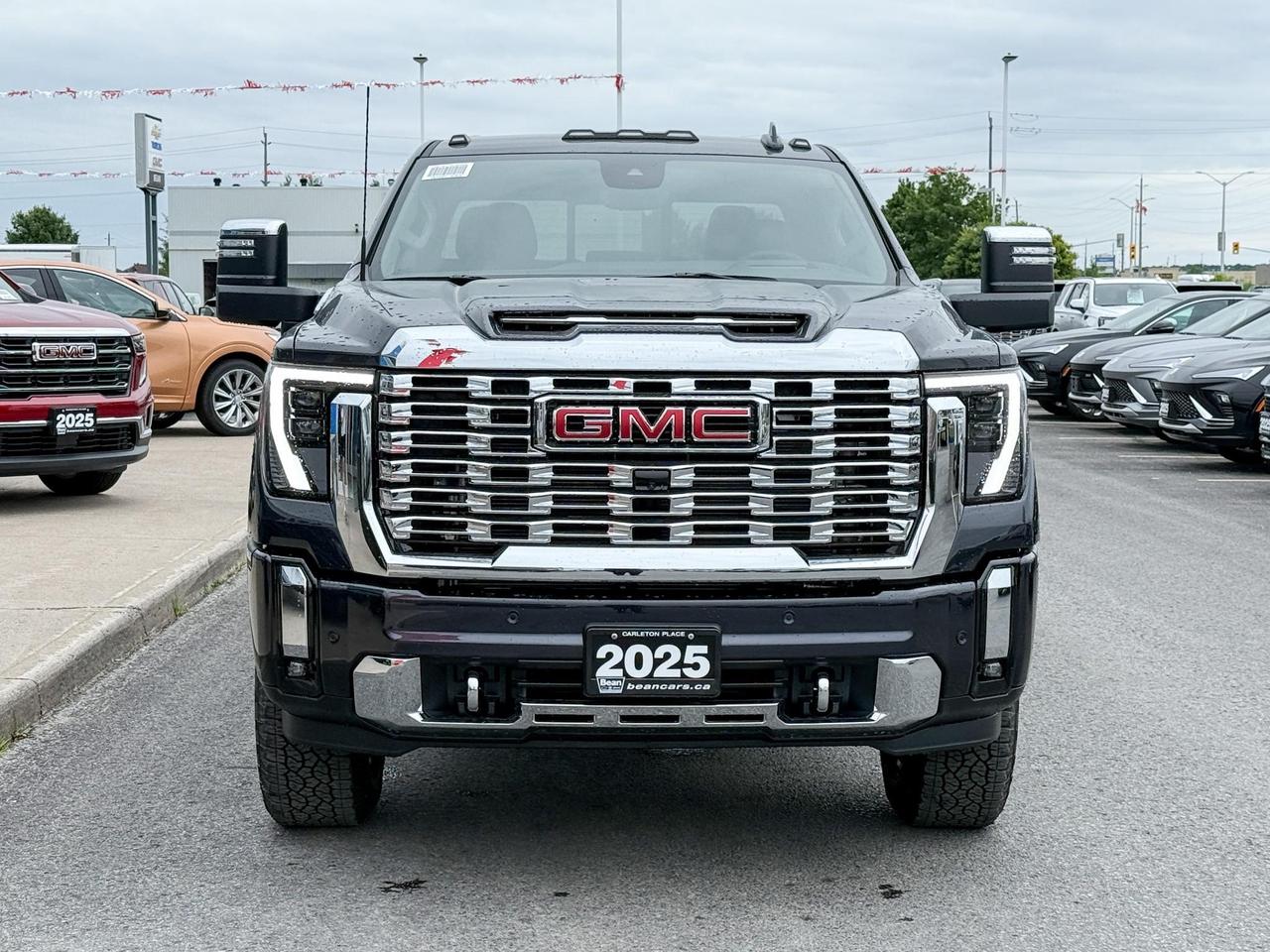 2025 GMC Sierra 2500 HD Denali DURAMAX 6.6L V8 WITH REMOTE START/ENTRY, HEATED SEATS, HEATED STEERING WHEEL, VENTILATED SEATS, HD SURROUND VISION Photo