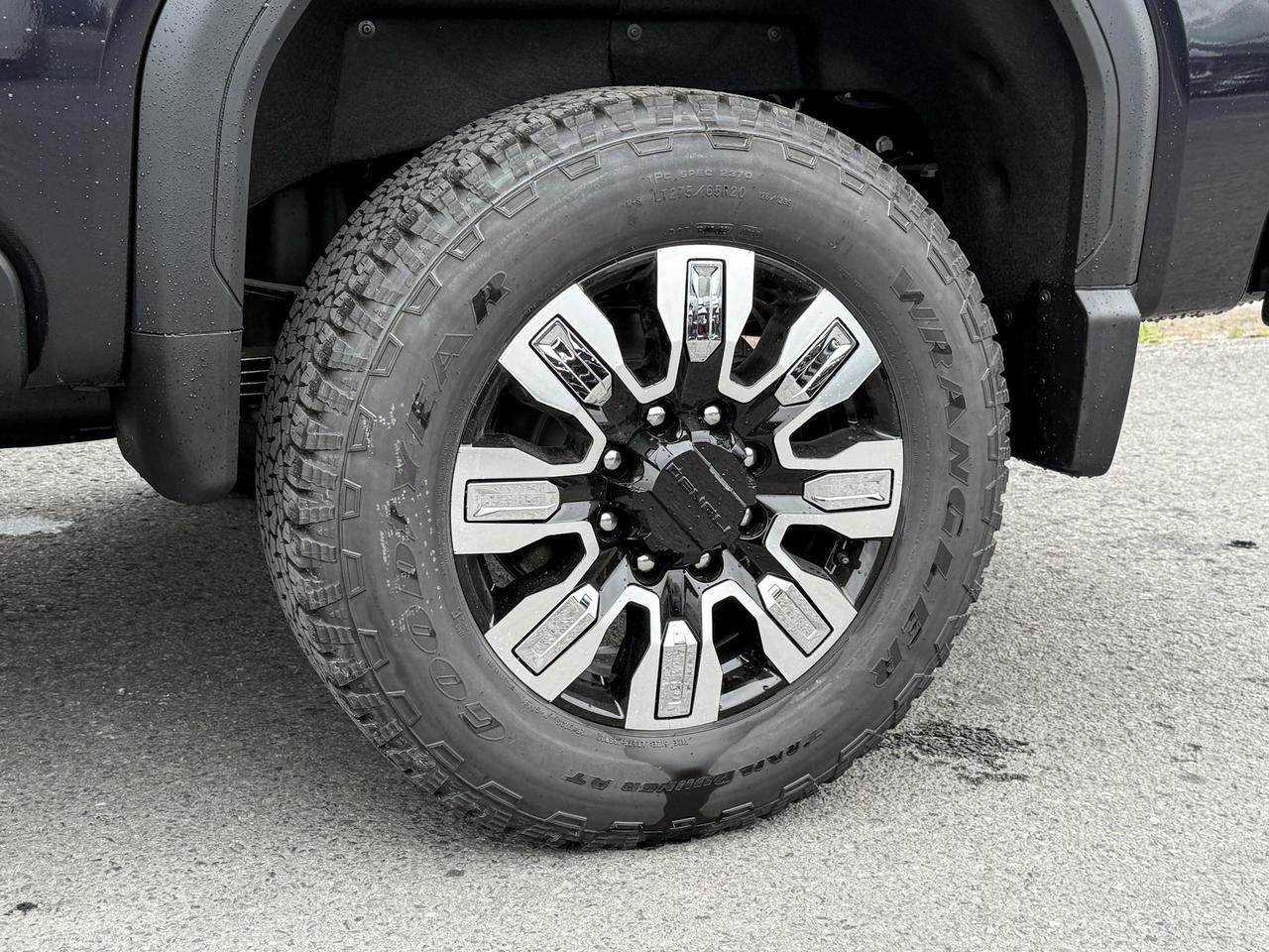 2025 GMC Sierra 2500 HD Denali DURAMAX 6.6L V8 WITH REMOTE START/ENTRY, HEATED SEATS, HEATED STEERING WHEEL, VENTILATED SEATS, HD SURROUND VISION Photo