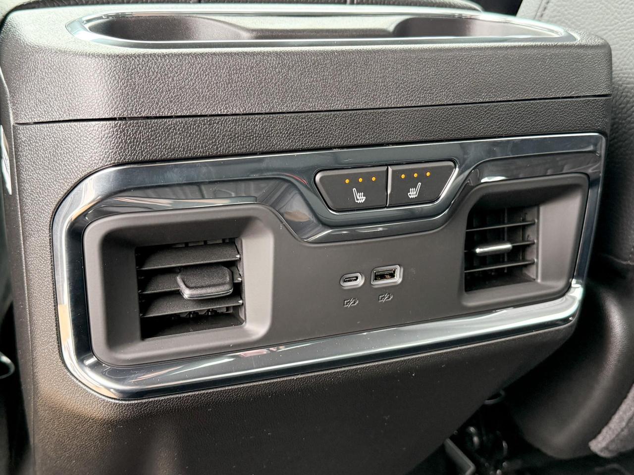 2025 GMC Sierra 2500 HD Denali DURAMAX 6.6L V8 WITH REMOTE START/ENTRY, HEATED SEATS, HEATED STEERING WHEEL, VENTILATED SEATS, HD SURROUND VISION Photo