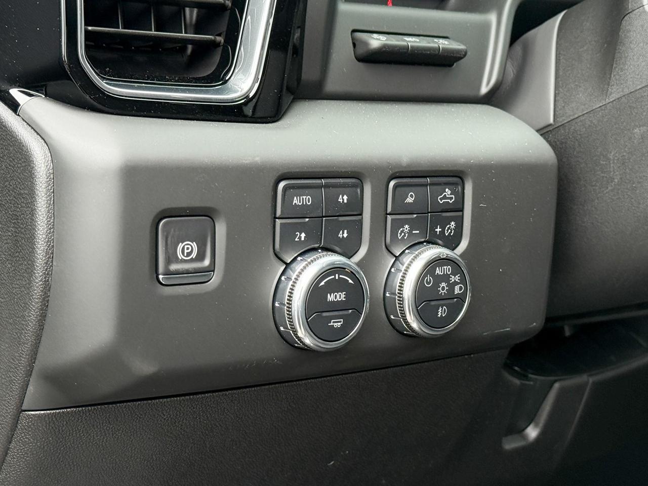 2025 GMC Sierra 2500 HD Denali DURAMAX 6.6L V8 WITH REMOTE START/ENTRY, HEATED SEATS, HEATED STEERING WHEEL, VENTILATED SEATS, HD SURROUND VISION Photo