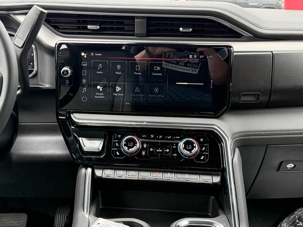 2025 GMC Sierra 2500 HD Denali DURAMAX 6.6L V8 WITH REMOTE START/ENTRY, HEATED SEATS, HEATED STEERING WHEEL, VENTILATED SEATS, HD SURROUND VISION Photo