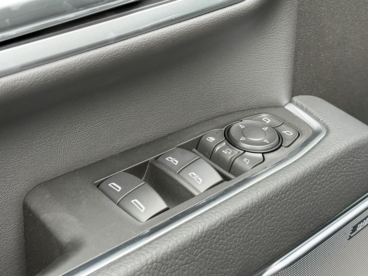 2025 GMC Sierra 2500 HD Denali DURAMAX 6.6L V8 WITH REMOTE START/ENTRY, HEATED SEATS, HEATED STEERING WHEEL, VENTILATED SEATS, HD SURROUND VISION Photo