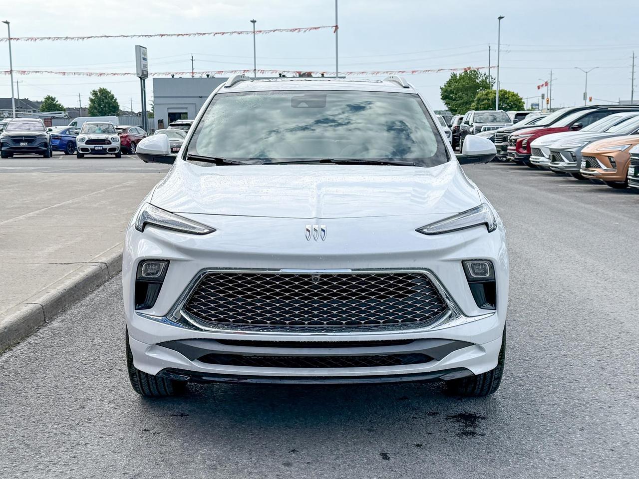 2026 Buick Encore GX Avenir 1.3L 3CYL WITH REMOTE START/ENTRY, SUNROOF, HEATED SEATS, HEATED STEERING WHEEL, HD SURROUND VISION, Photo