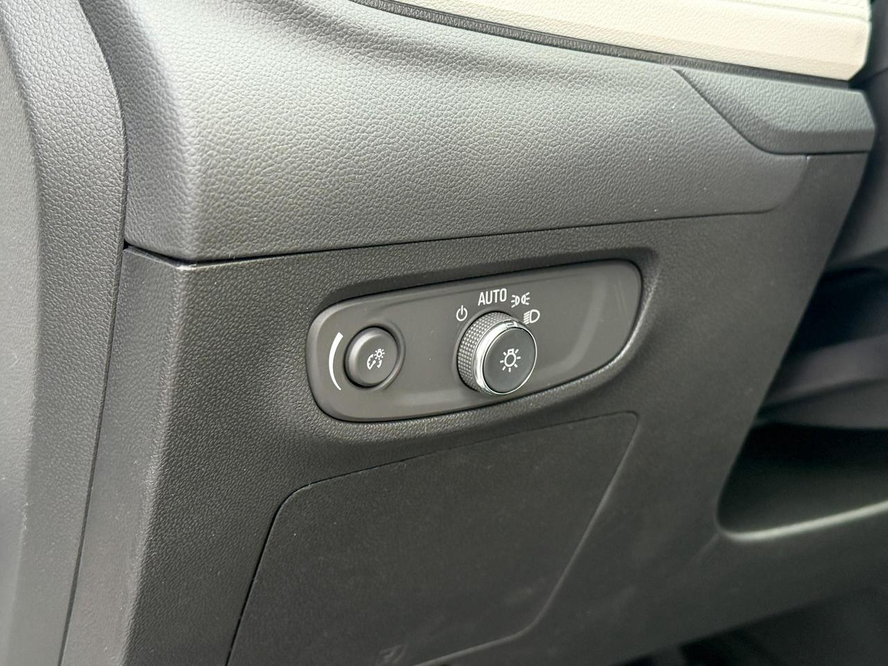 2026 Buick Encore GX Avenir 1.3L 3CYL WITH REMOTE START/ENTRY, SUNROOF, HEATED SEATS, HEATED STEERING WHEEL, HD SURROUND VISION, Photo