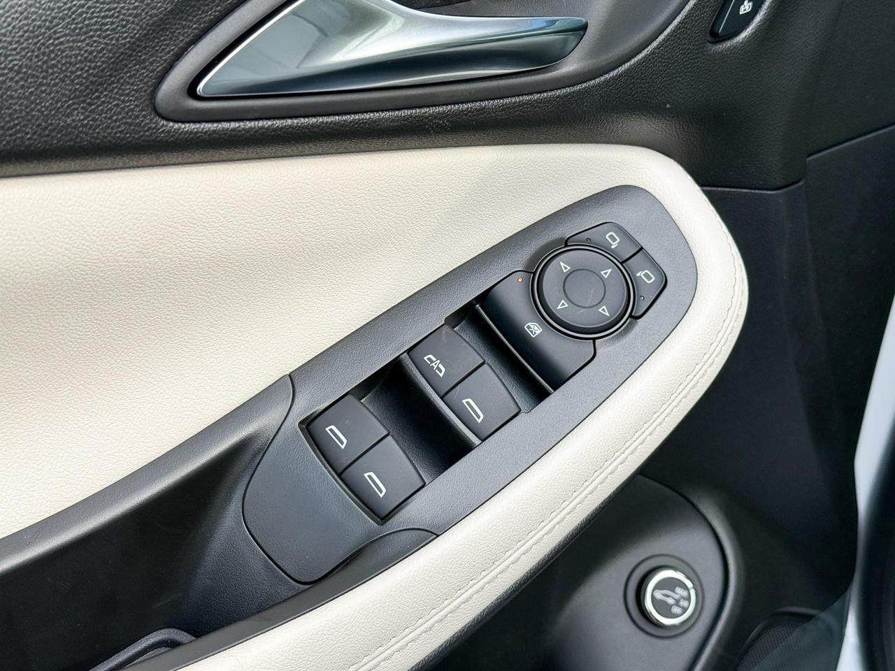 2026 Buick Encore GX Avenir 1.3L 3CYL WITH REMOTE START/ENTRY, SUNROOF, HEATED SEATS, HEATED STEERING WHEEL, HD SURROUND VISION, Photo