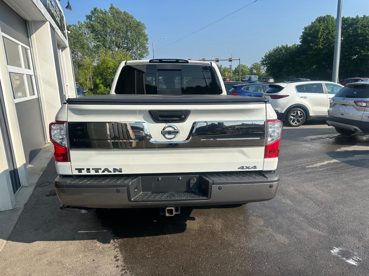 2018 Nissan Titan Platinum Photo4