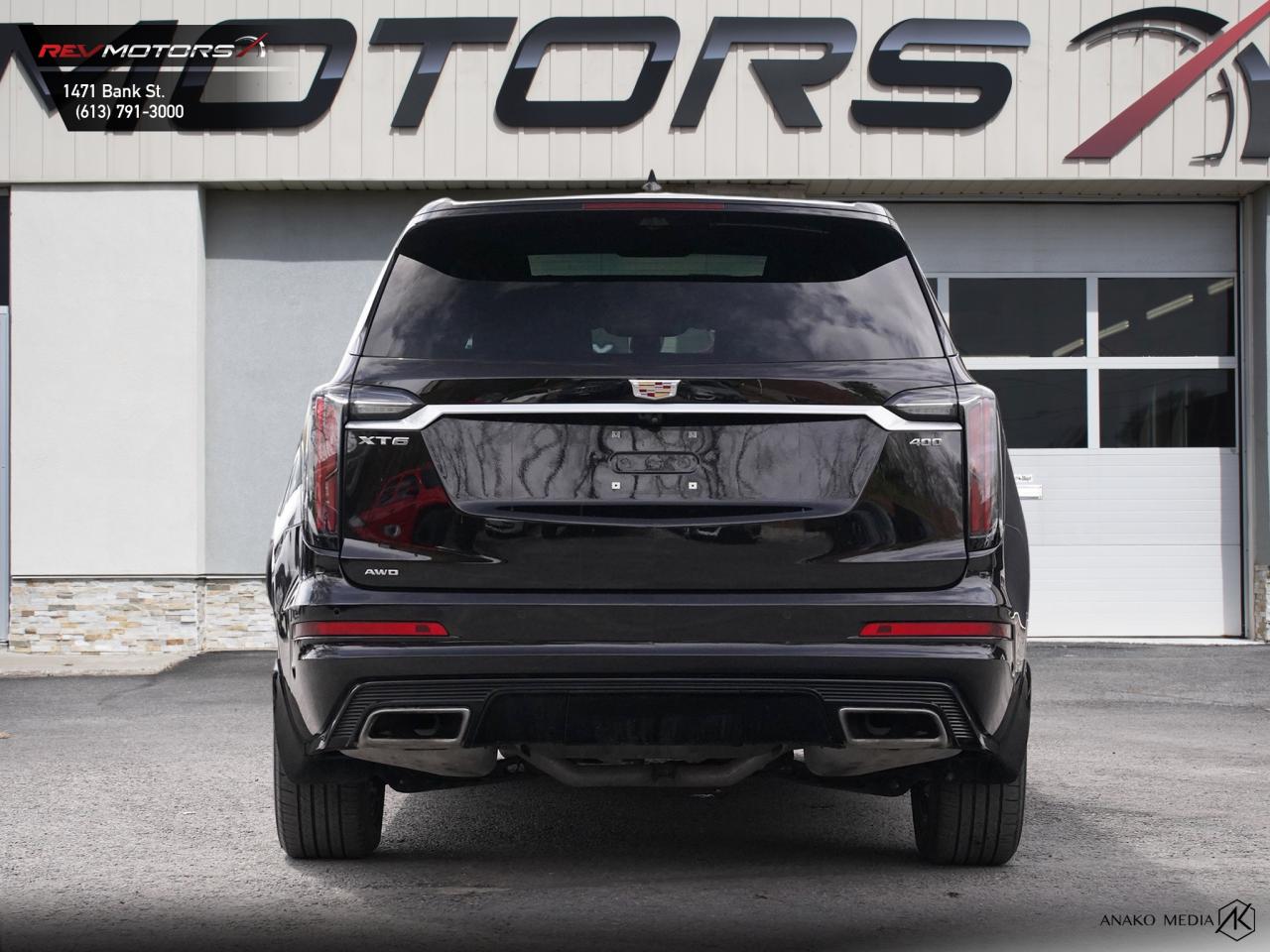 2023 Cadillac XT6 Sport Photo2