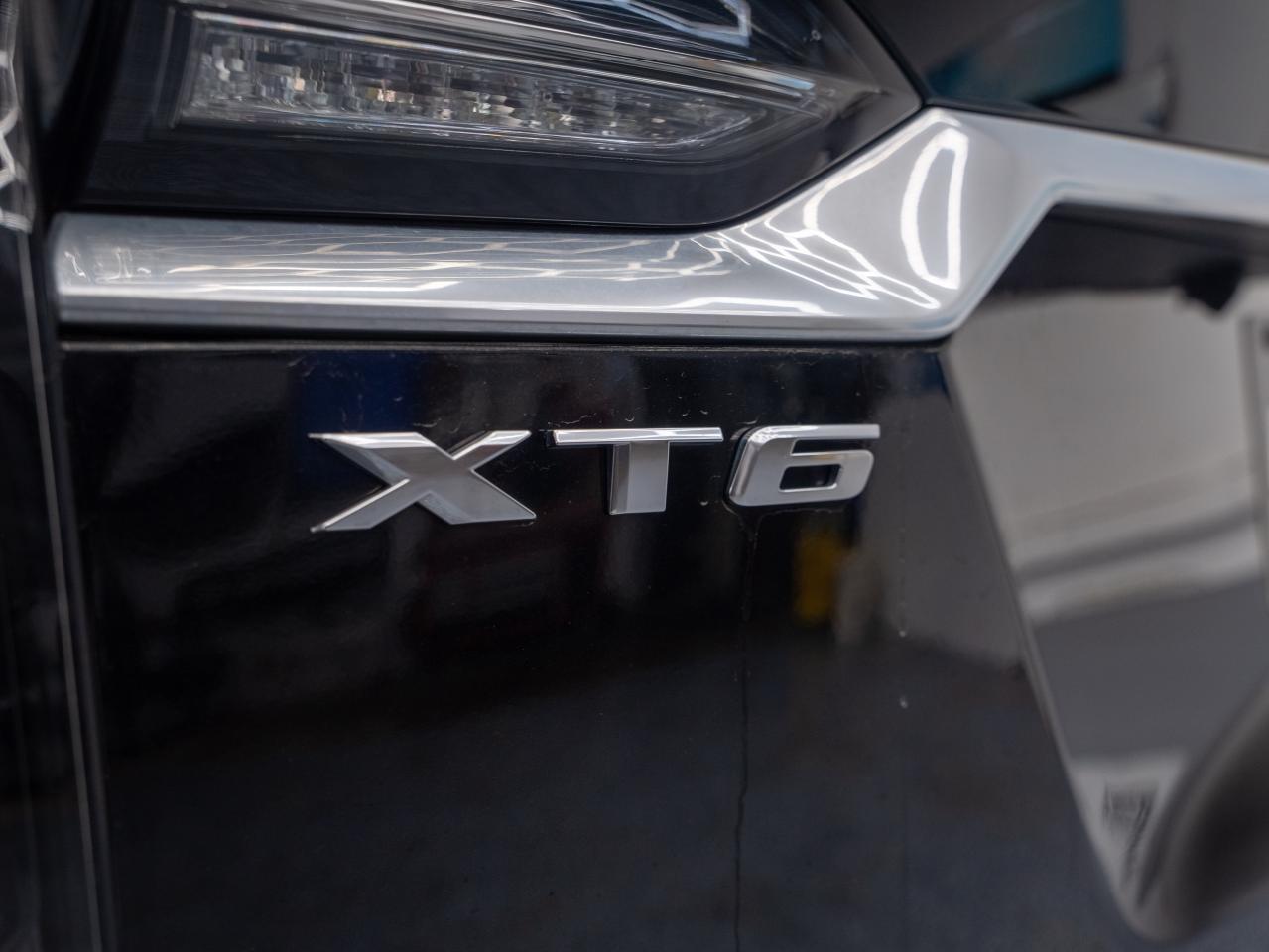 2023 Cadillac XT6 Sport Photo