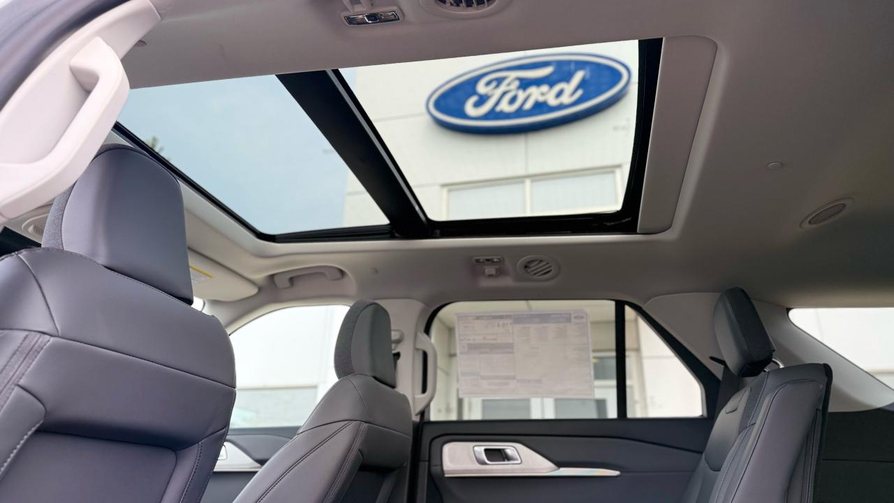 2025 Ford Explorer ACTIVE Photo5