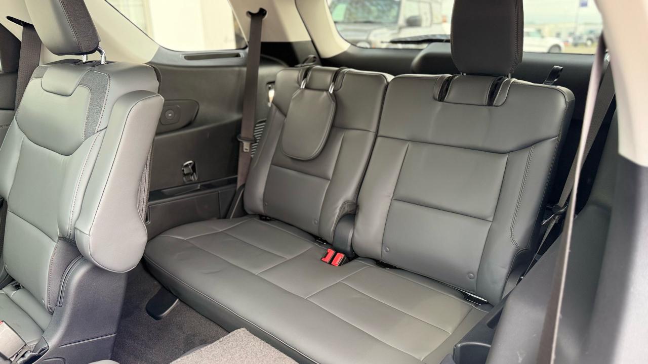 2025 Ford Explorer ACTIVE Photo5