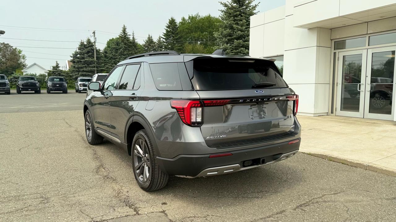 2025 Ford Explorer ACTIVE Photo