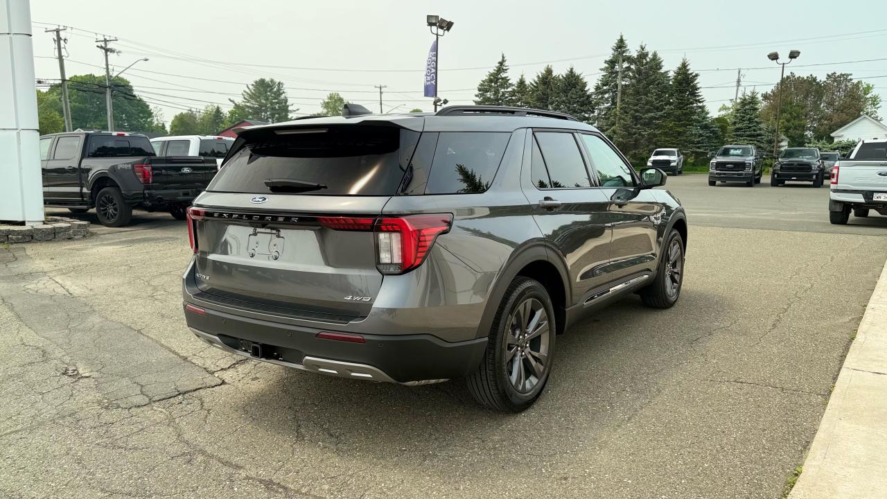 2025 Ford Explorer ACTIVE Photo5