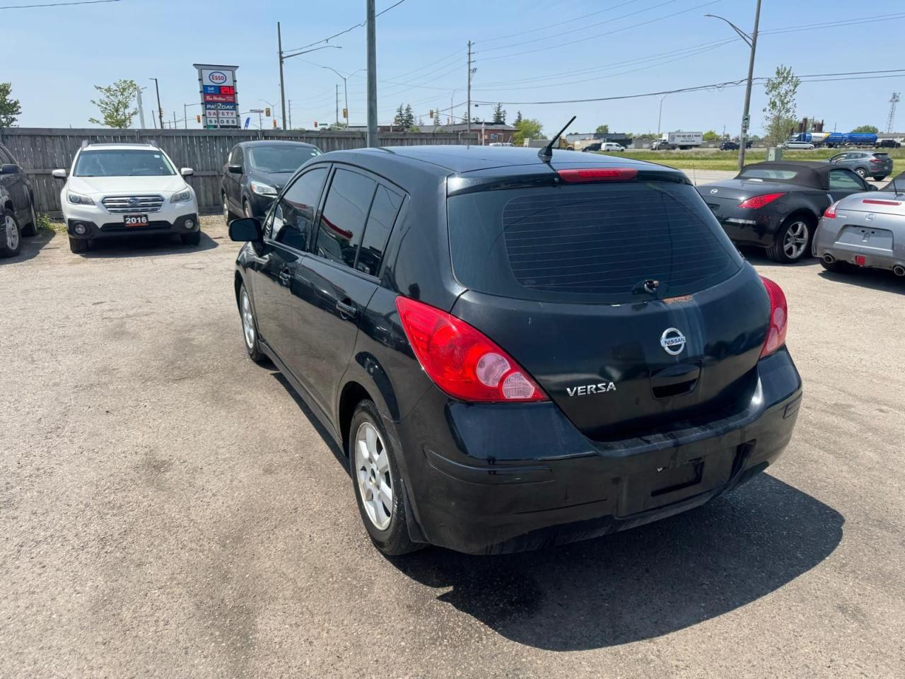 2011 Nissan Versa 1.8 S - Photo #3