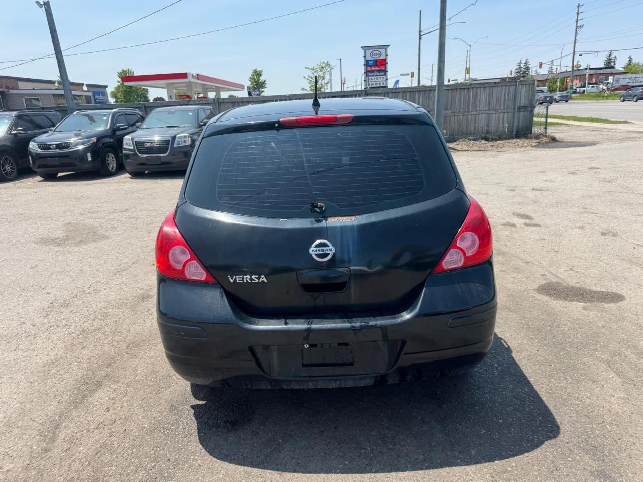 2011 Nissan Versa 1.8 S - Photo #4