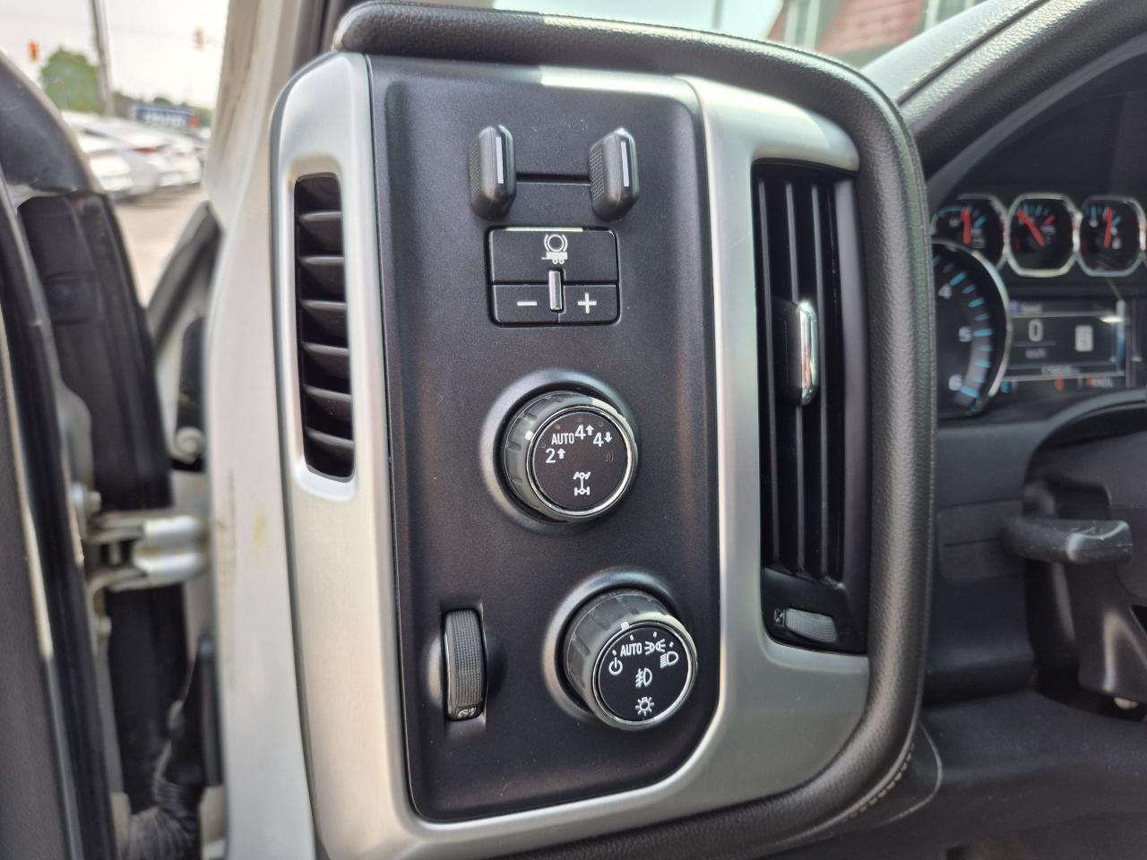 2017 GMC Sierra 1500 4WD CREW CAB 143.5" SLT Photo37