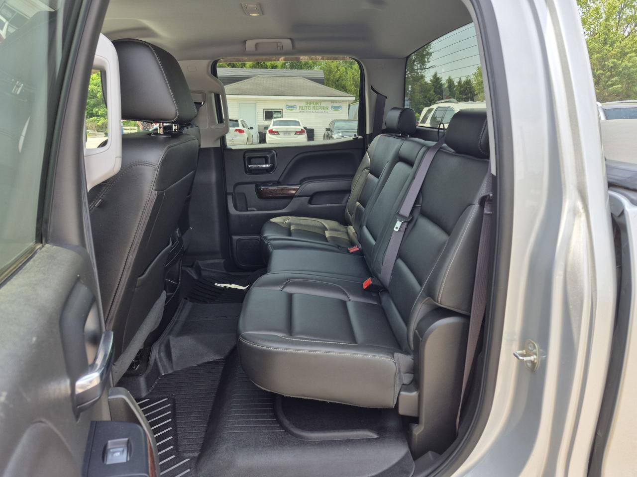 2017 GMC Sierra 1500 4WD CREW CAB 143.5" SLT Photo39