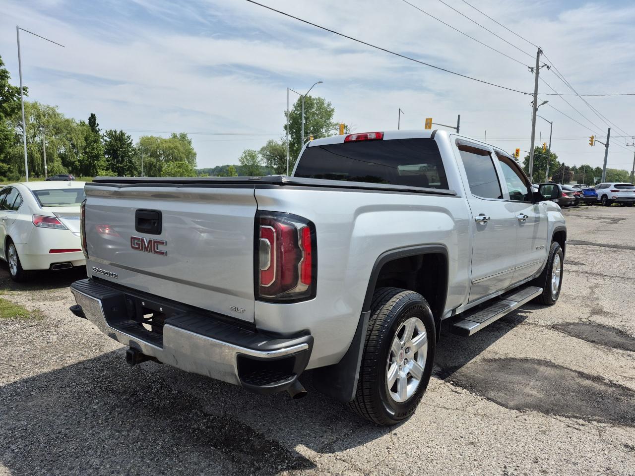 2017 GMC Sierra 1500 4WD CREW CAB 143.5" SLT Photo28