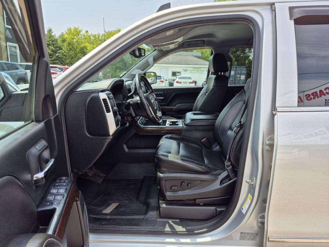 2017 GMC Sierra 1500 4WD CREW CAB 143.5" SLT Photo35