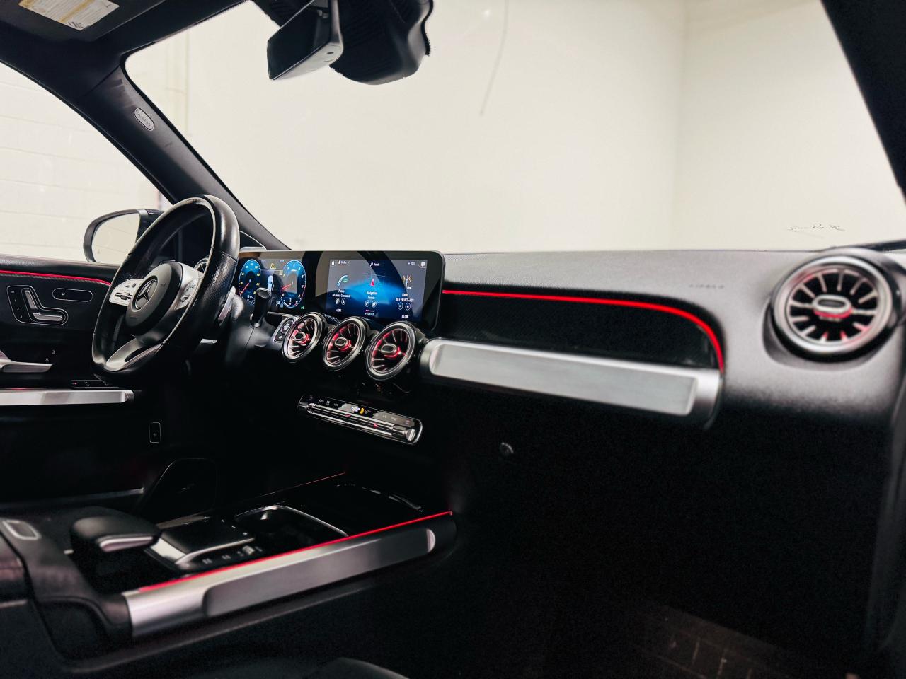 2021 Mercedes-Benz GLB GLB 250 | AMG PACKAGE| 7 SEATER - Photo #31