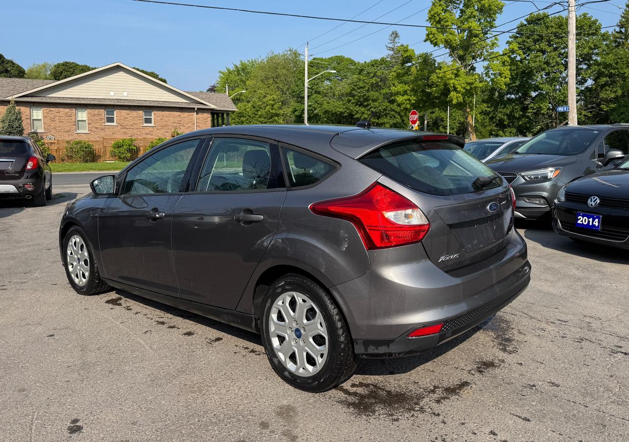 2012 Ford Focus SE - Photo #5