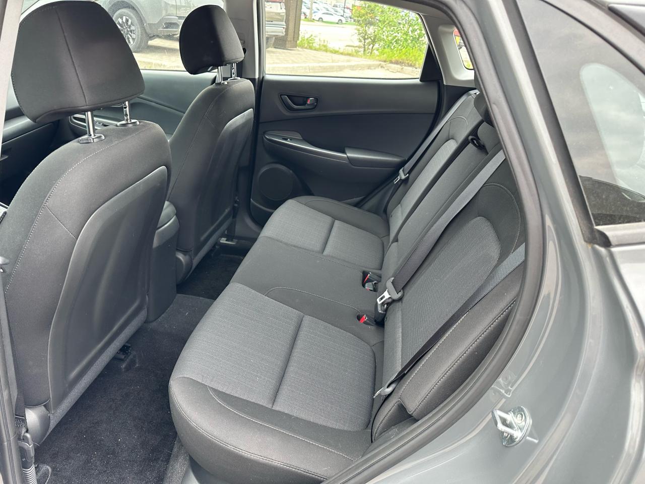 2022 Hyundai KONA Essential Photo11