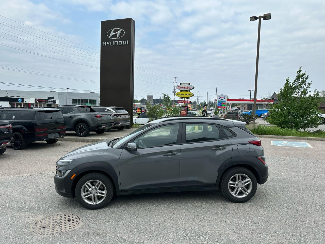 2022 Hyundai KONA Essential Photo2