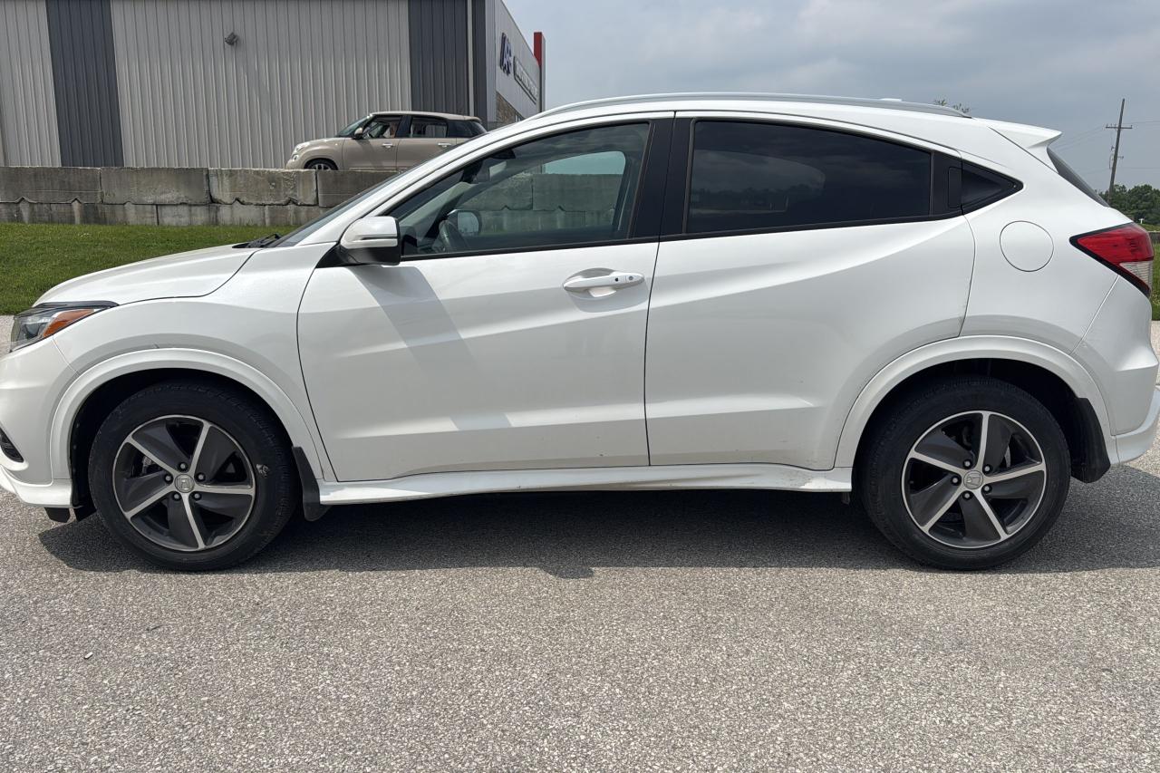 2022 Honda HR-V Touring Photo1