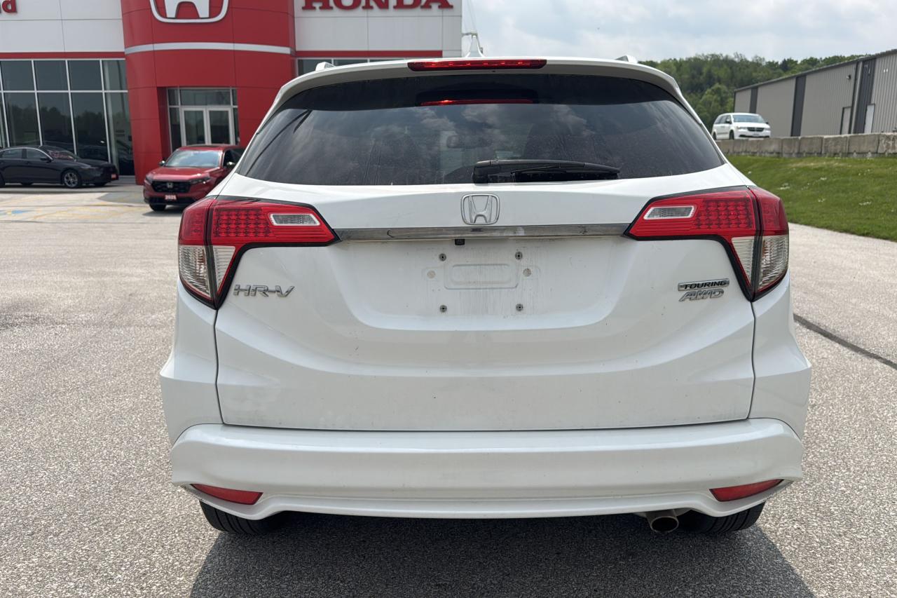 2022 Honda HR-V Touring Photo3