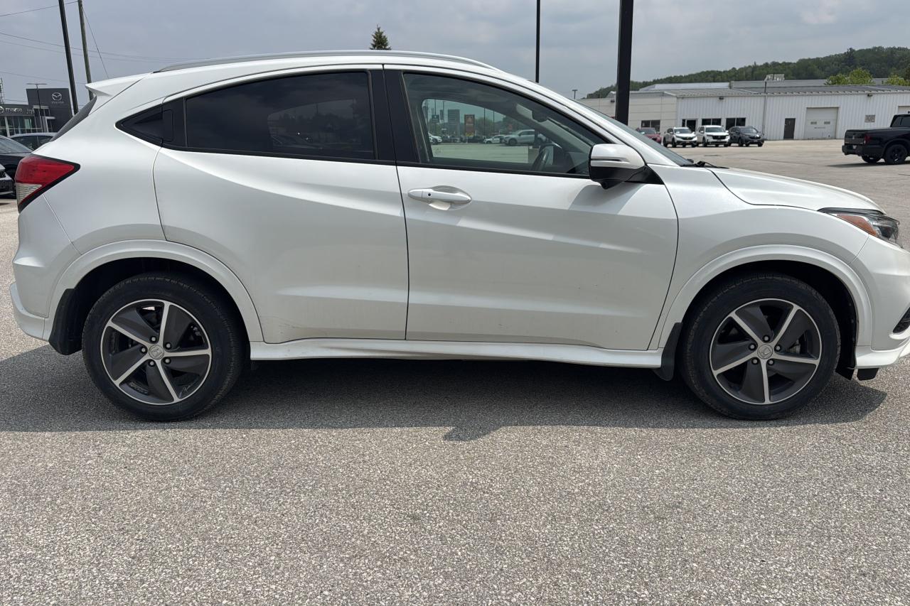 2022 Honda HR-V Touring Photo