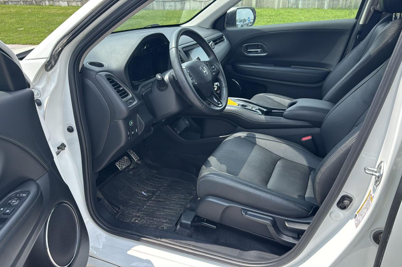 2022 Honda HR-V Touring Photo
