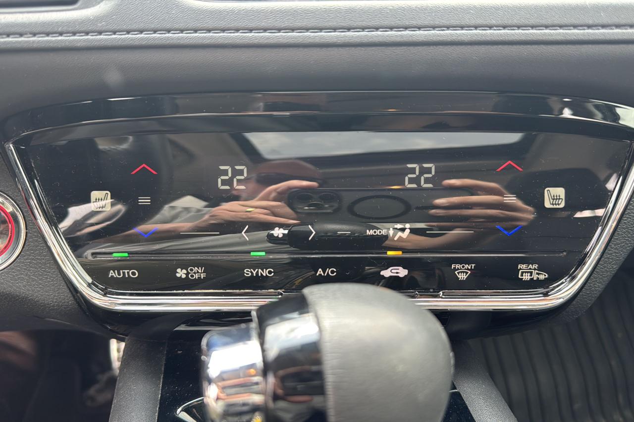 2022 Honda HR-V Touring Photo
