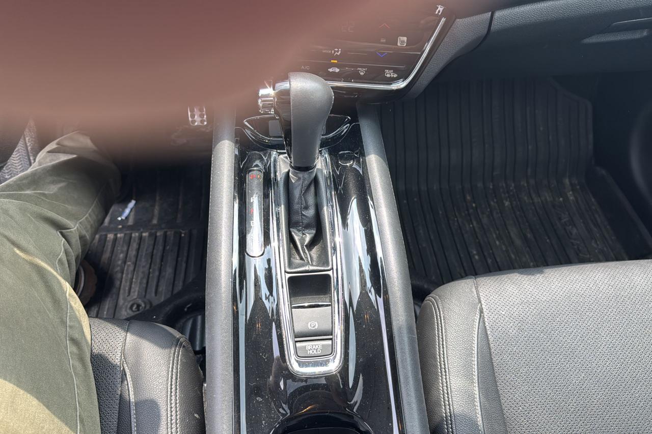 2022 Honda HR-V Touring Photo