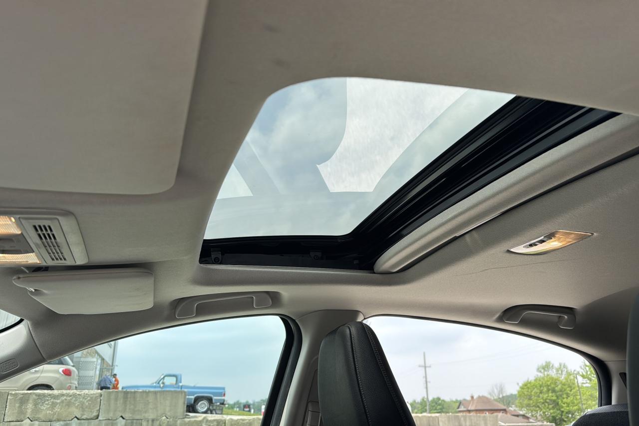 2022 Honda HR-V Touring Photo