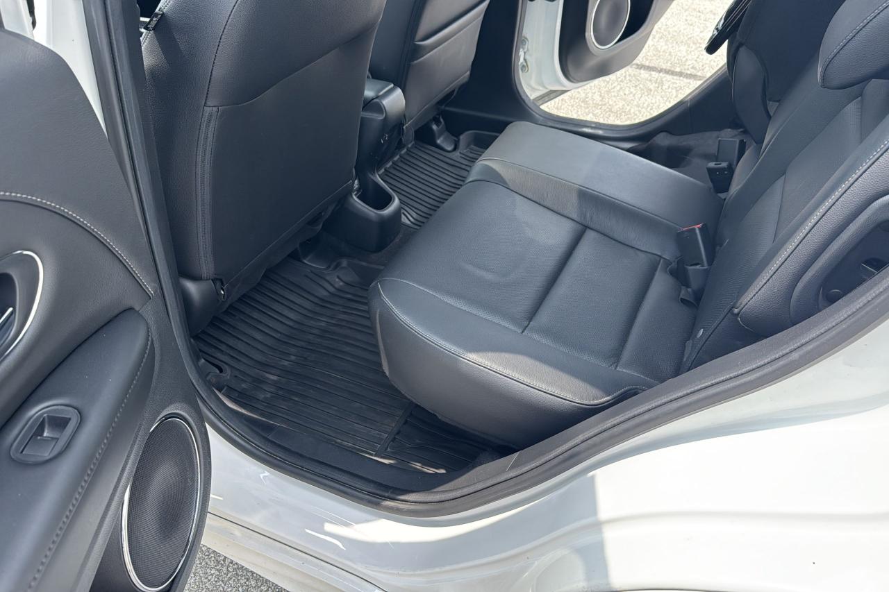 2022 Honda HR-V Touring Photo