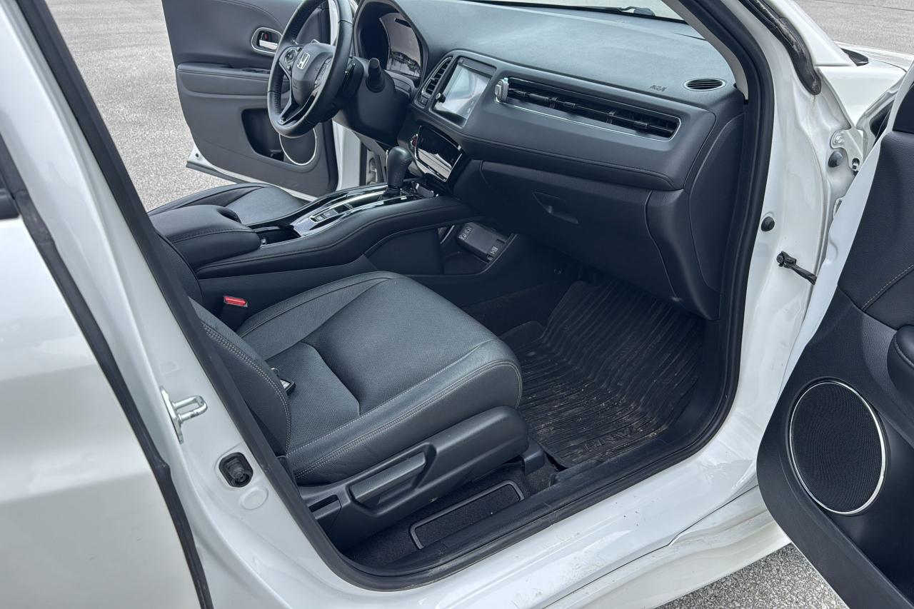 2022 Honda HR-V Touring Photo