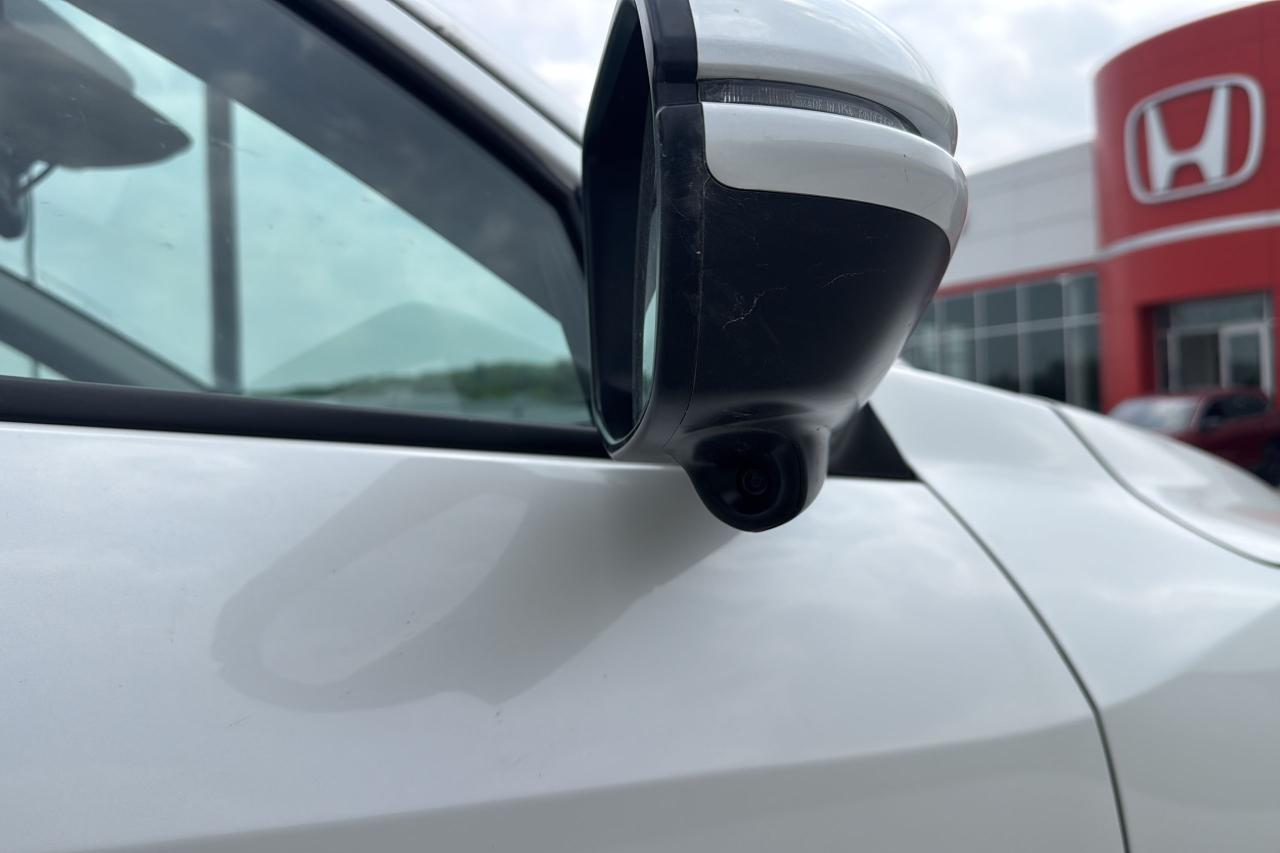 2022 Honda HR-V Touring Photo