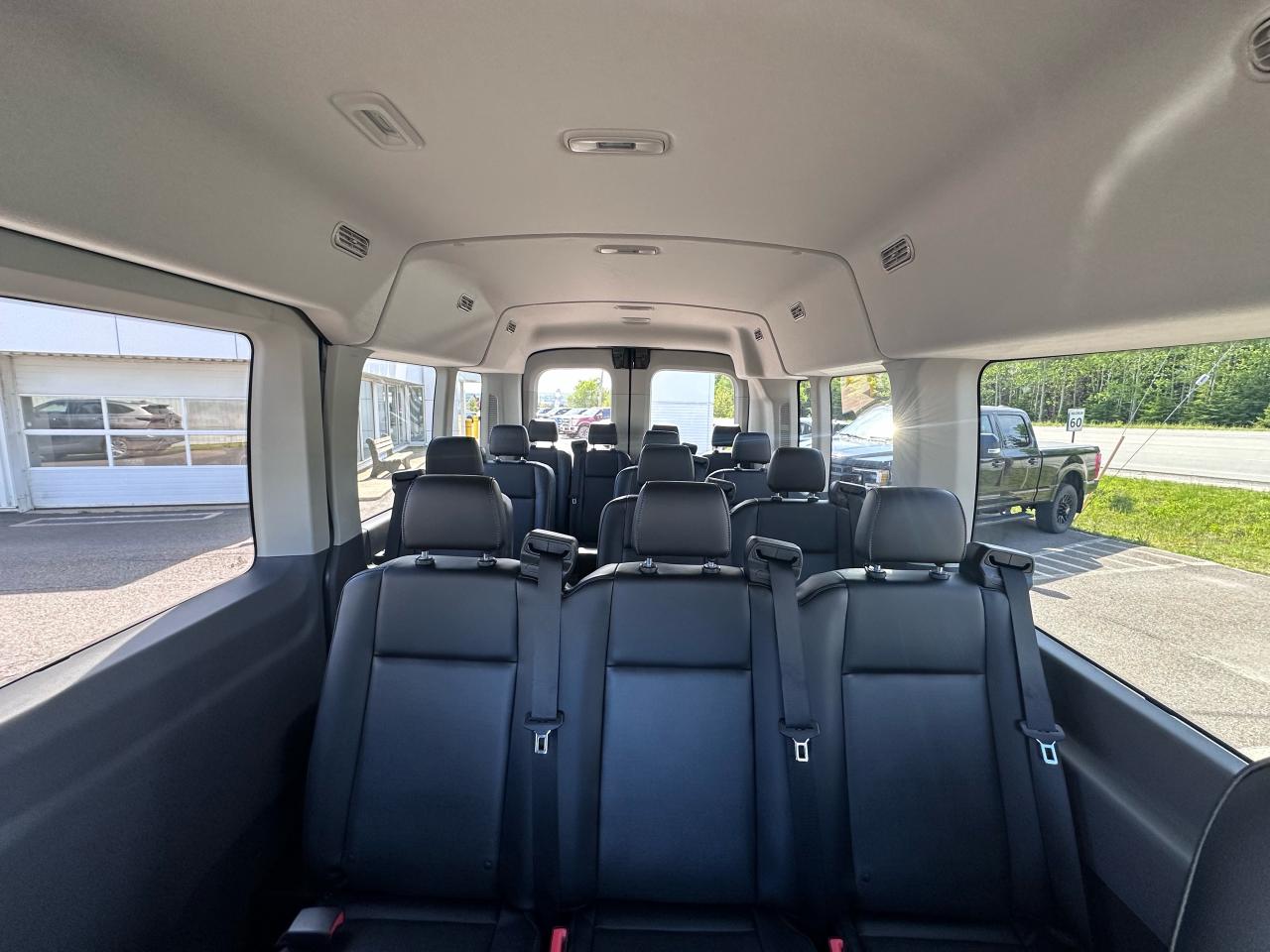 2025 Ford Transit Passenger Wagon T-350 148" MED ROOF XL AWD Photo5