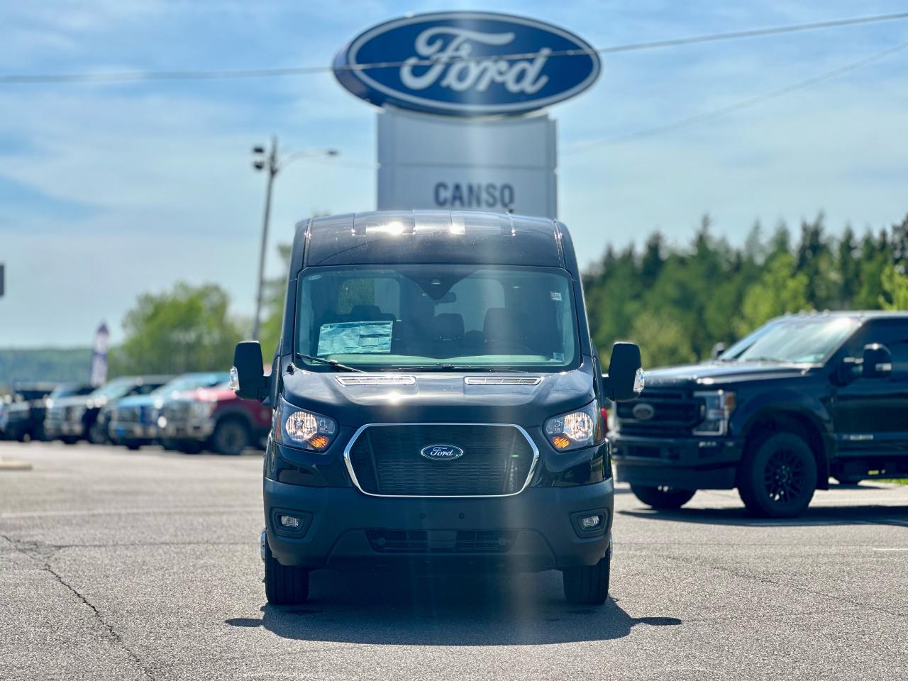 2025 Ford Transit Passenger Wagon T-350 148" MED ROOF XL AWD Photo1
